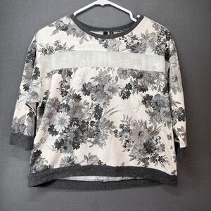 Ultra Flirt Black and Gray‎ Boxy Sweatshirt